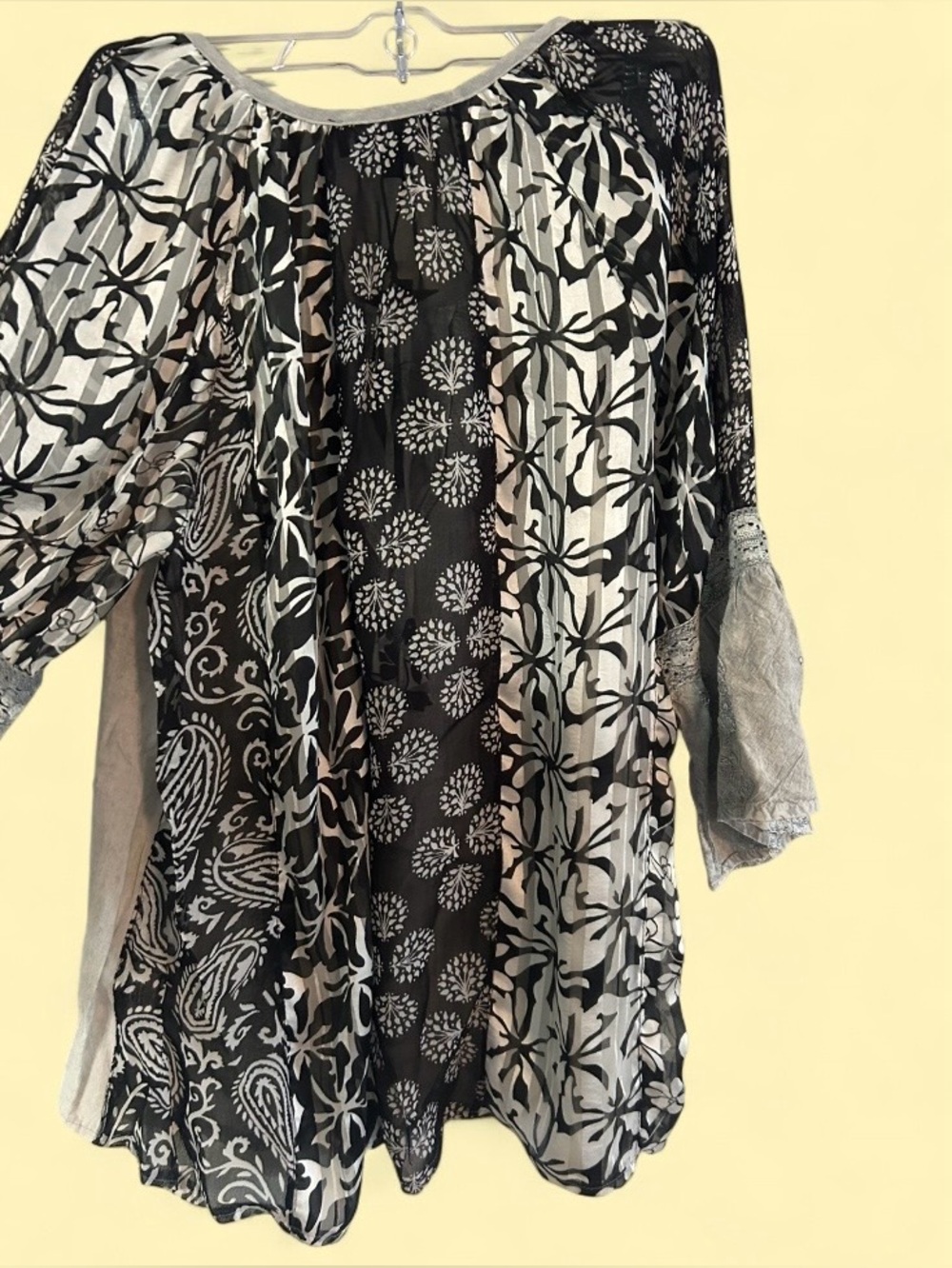 Boho Lace-Trim Split-Neck Long Sleeve Top - Gray/Black - Picture 4 of 4